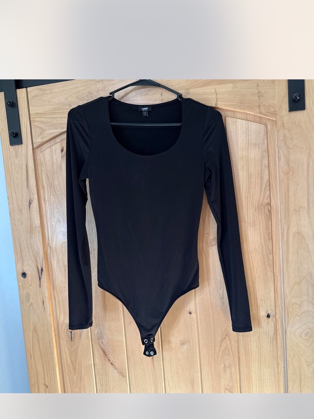 Express XS Body Contour Long Sleeve Scoop Neck Bodysuit